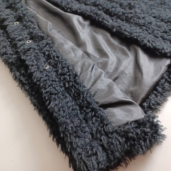 Faux Fur Hooded Vest - Picture 5 of 12